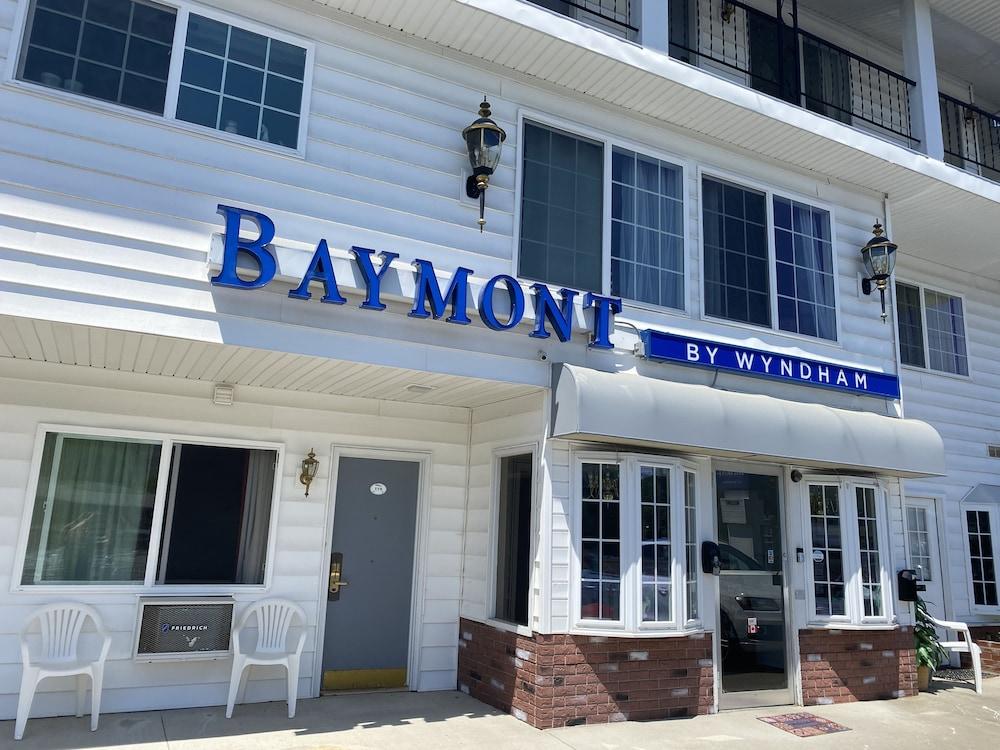 Baymont By Wyndham Lake George Hotel Exterior photo