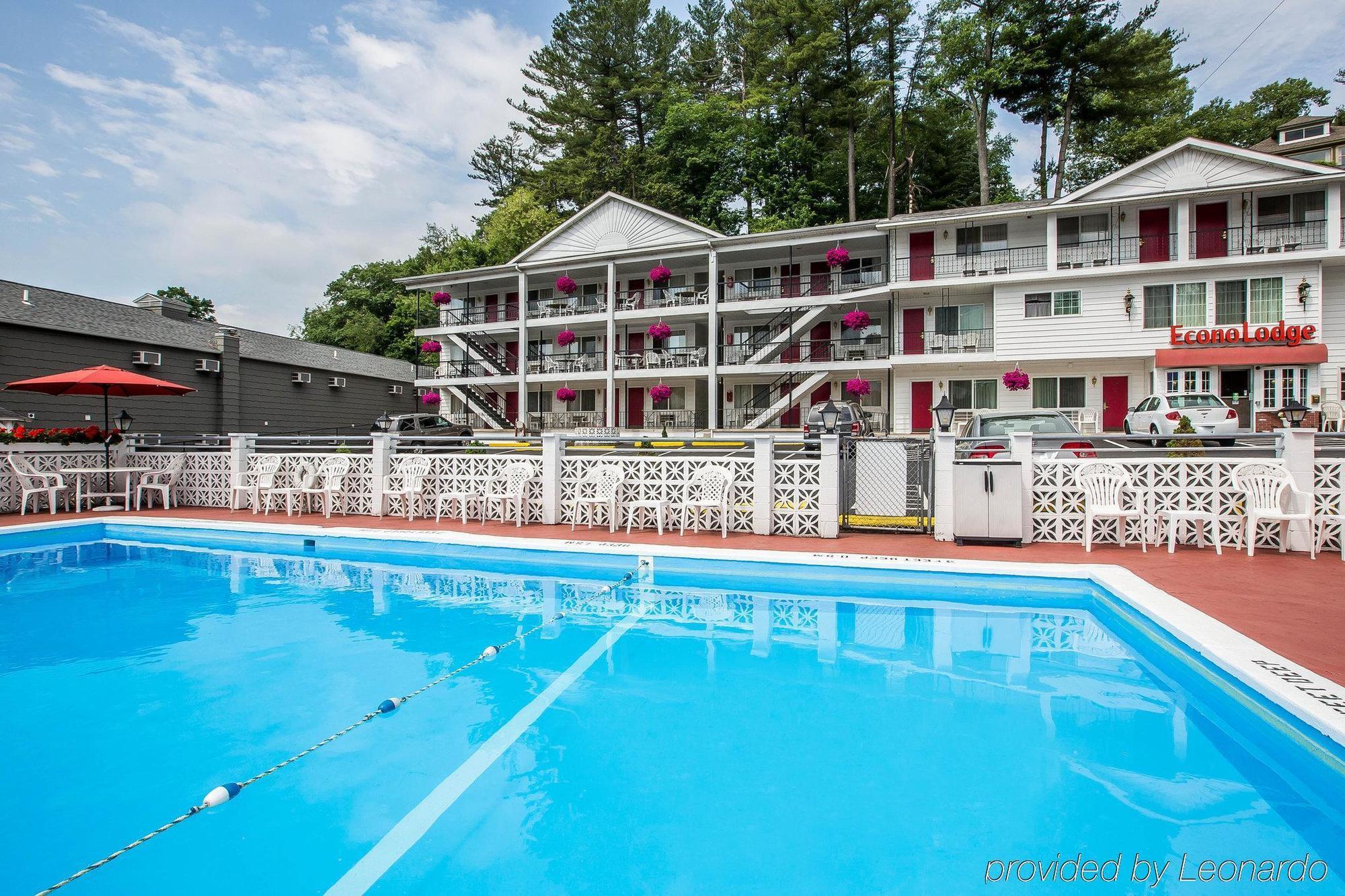 Baymont By Wyndham Lake George Exterior photo